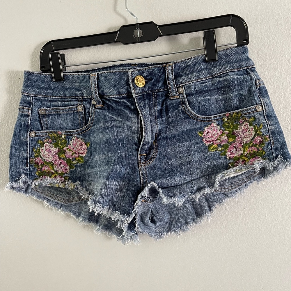 American Eagle Stretch Floral Embroidered Denim Shorts
